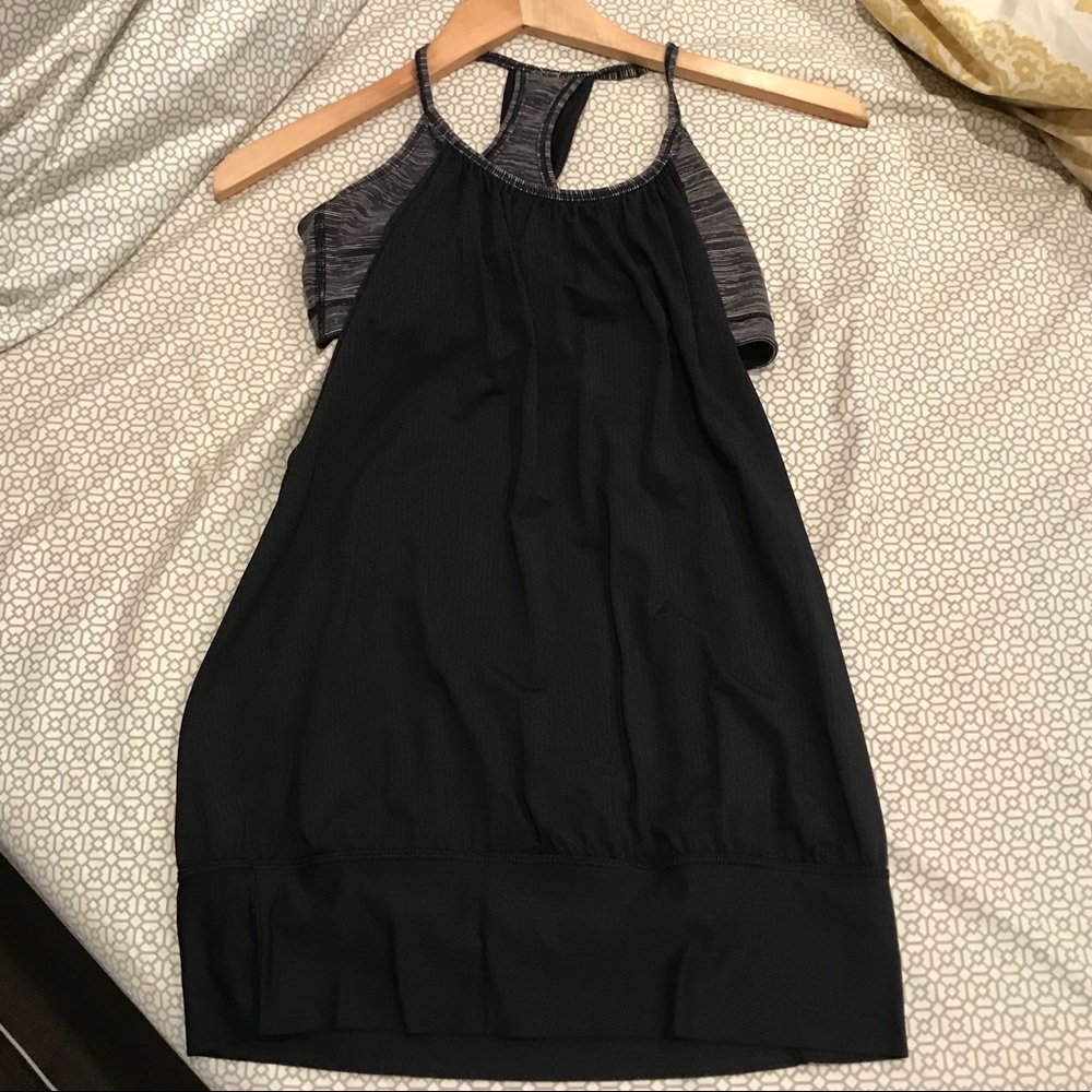 Lululemon tank top with built in bra